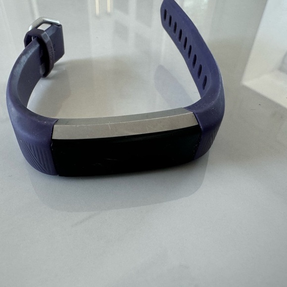 Fitbit Kids - Purple - Picture 3 of 10